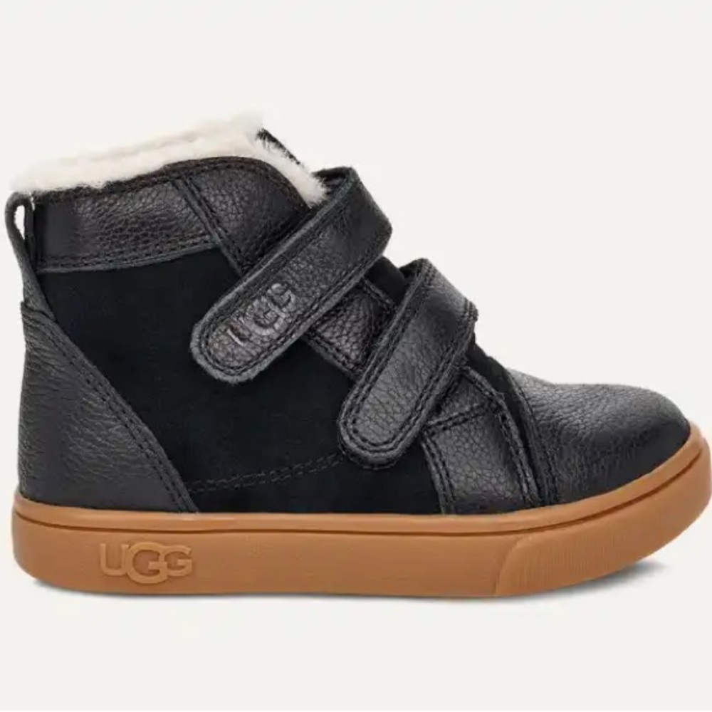 Ugg T Renton ll NWT! 💖